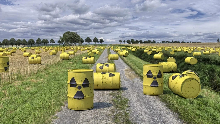 Các nhà khoa học biến chất thải hạt nhân nguy hiểm thành gốm sứ
