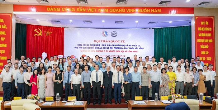 Hội thảo “Khoa học và Công nghệ - Chìa khóa cho giảm nhẹ rủi ro thiên tai, ứng phó với biến đổi khí hậu, bảo vệ môi trường và phát triển bền vững”