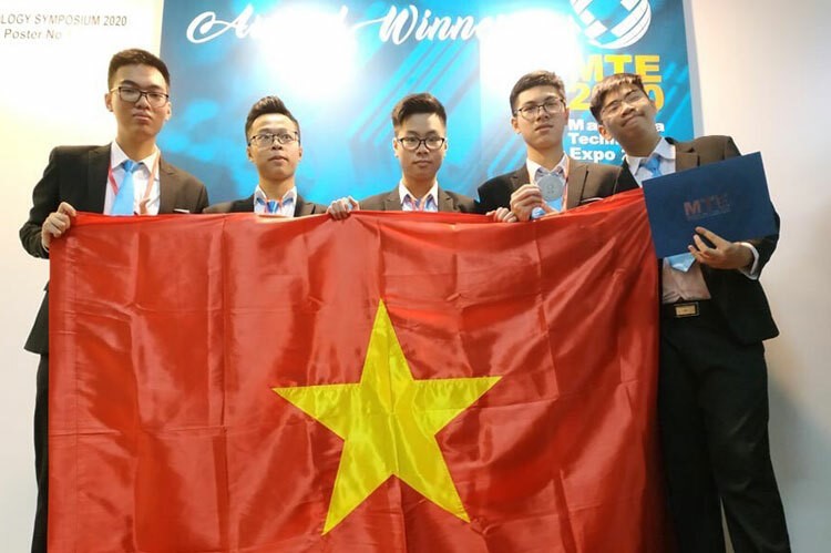 Học sinh Việt Nam giành huy chương bạc sáng chế công nghệ quốc tế