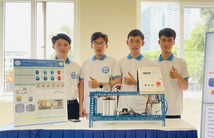 Sinh viên làm thiết bị lưu trữ hydrogen