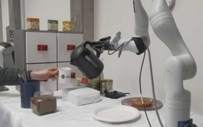 Robot pha cà phê mở đường cho thế hệ máy móc ứng dụng AI thế hệ mới