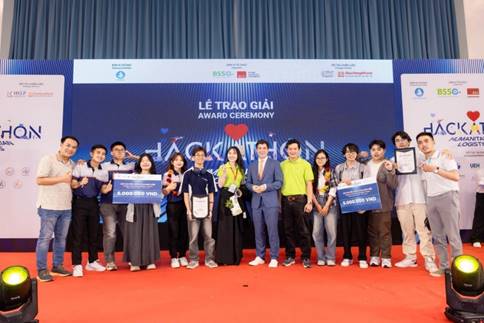 Giới trẻ kiến tạo giải pháp cứu trợ tại Hackathon 2025