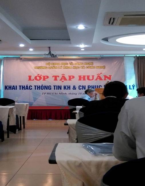 Tập huấn “Khai thác thông tin khoa học và công nghệ phục vụ quản lý”