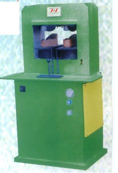 Máy định hình đế trong