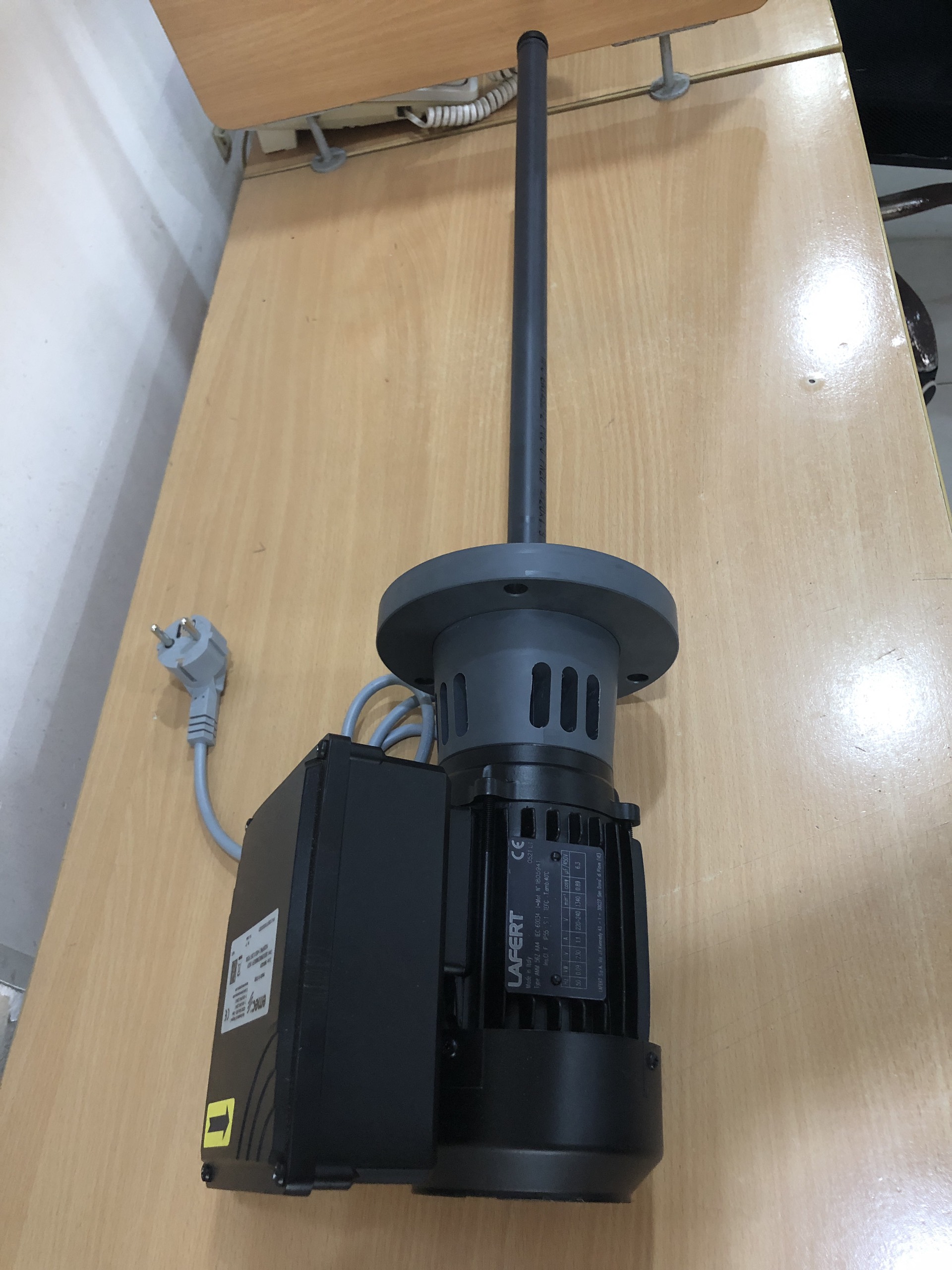 Máy Khuấy Hóa Chất Emec - Bọc Nhựa PVC Cho Trục & Cánh Khuấy