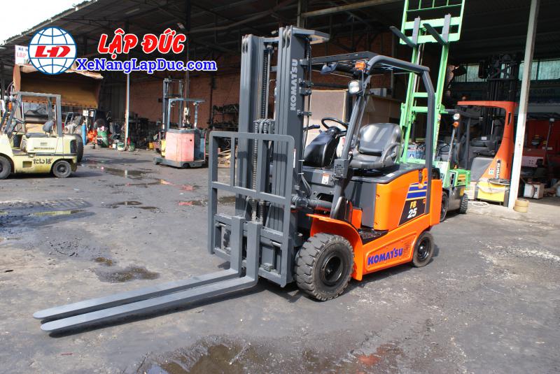 Xe Nâng Điện Ngồi Lái 2.5 Tấn KOMATSU FB25-12 Nhật