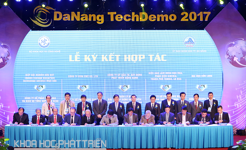 Hơn 250 tỉ đồng được ký kết trong ngày khai mạc TechDemo 2017