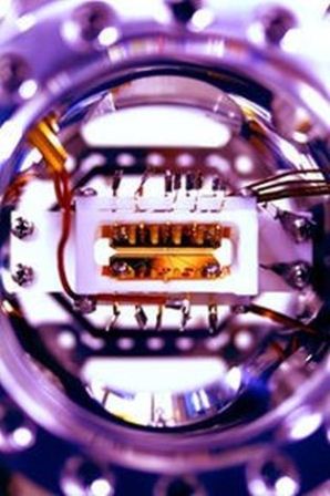 Máy tính lượng tử đầu tiên có thể được lập trình lại