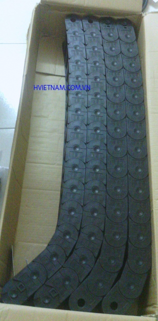 Xích nhựa cuốn cáp