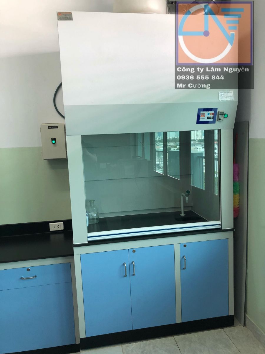 Bàn thí nghiệm trung tâm- Áp tường có tủ hút khí độc