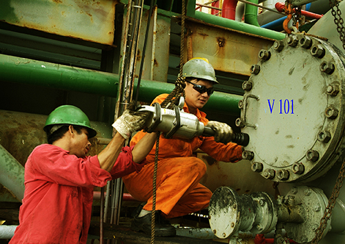 Dịch vụ kỹ thuật trong lĩnh vực bảo dưỡng, vận hành, khai thác dầu khí